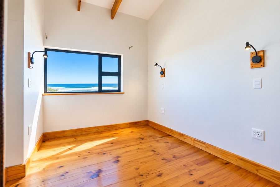 4 Bedroom Property for Sale in Kleinkrantz Western Cape